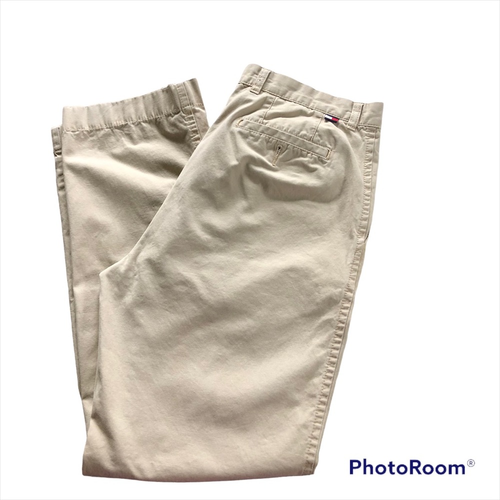 Tommy Hilfager Classic Flat Front Khakis Button Back Pockets. Cotton. W34" x L32